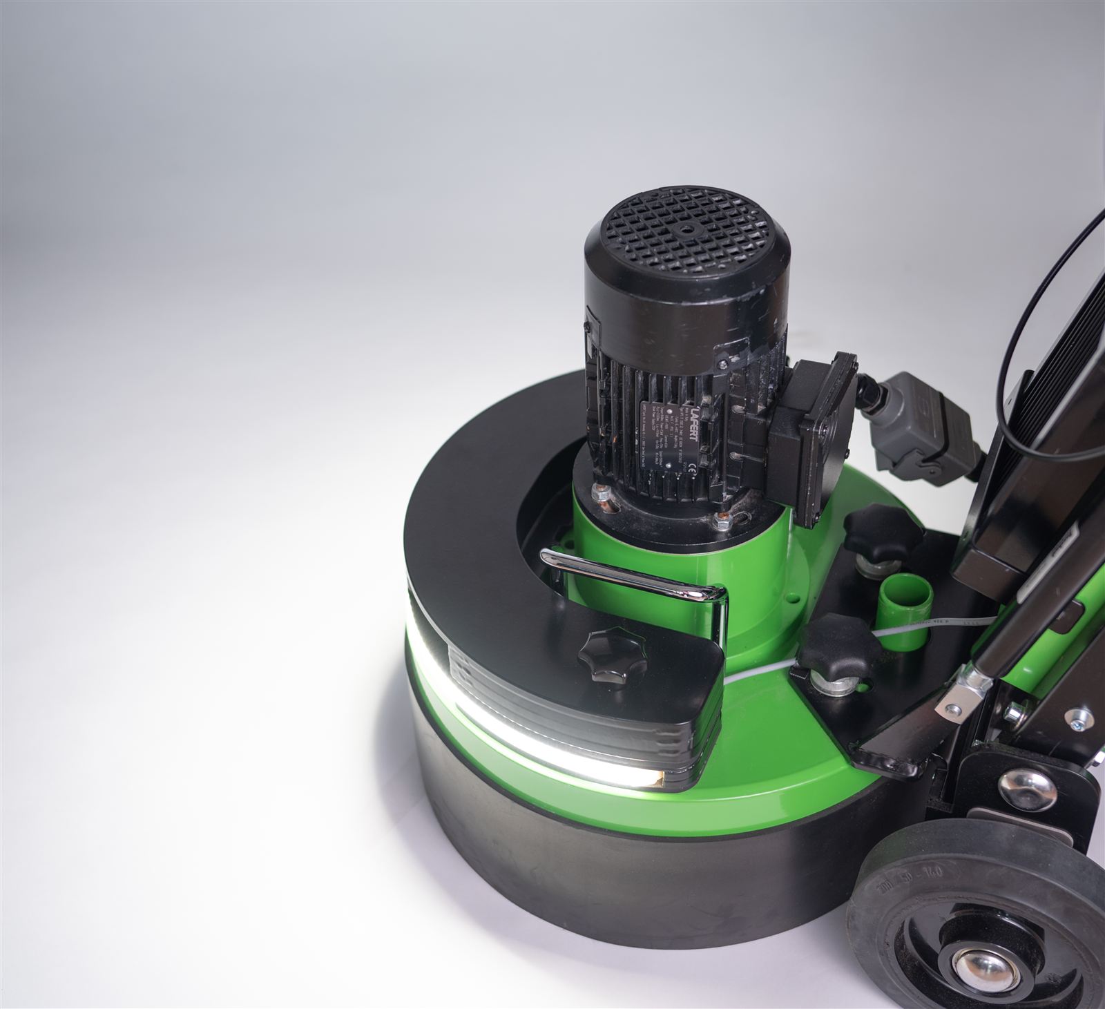 Kiwi floor machine built on the 48V platform, studio photo